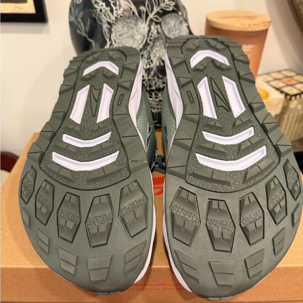 Altra Women's Sage Green Athletic Shoes - Picture 5 of 6